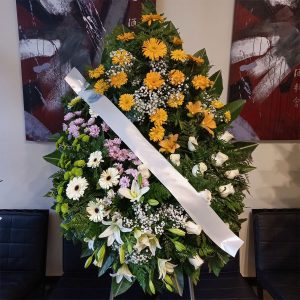 Corona Natural Estándar - Flores, coronas para condolencias, velatorios, arreglos fúnebres, Florería La Fleur, Montevideo, Uruguay._5