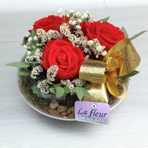 Centro de Mesa con 3 Rosas Preservadas - Florería La Fleur, Montevideo, Uruguay._1